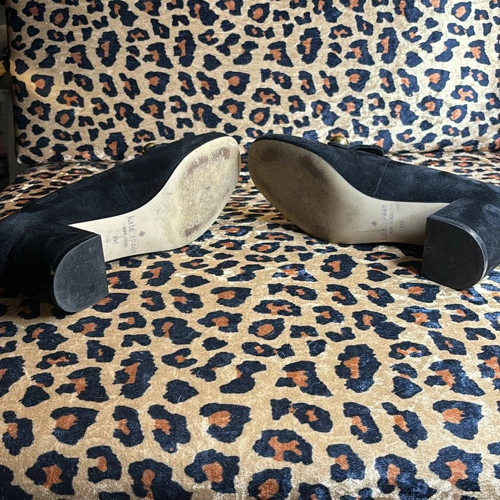 Kate Spade Helena suede heels with gold accent. Size 8 - Picture 5 of 7